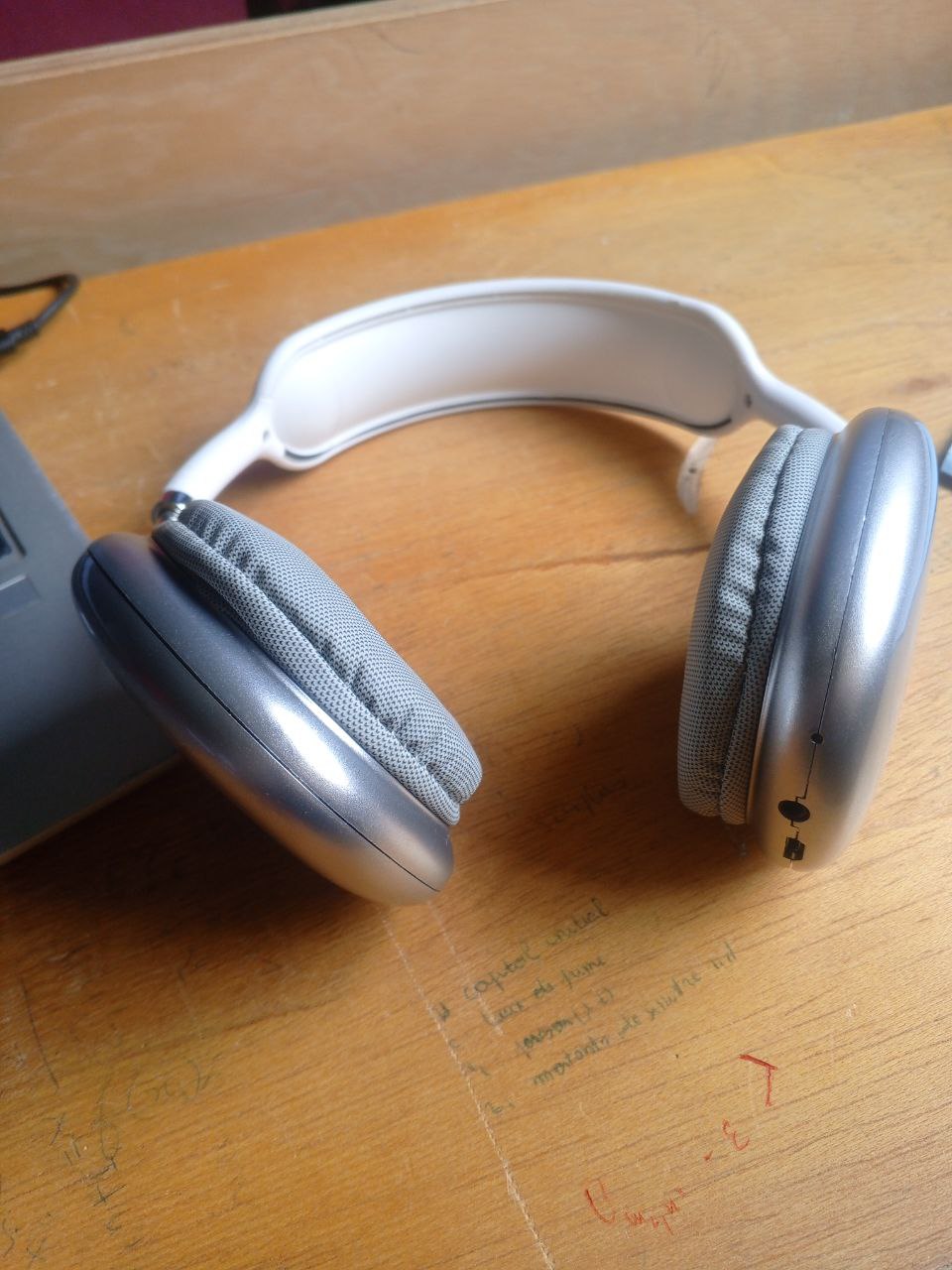 Casque Bluetooth P9